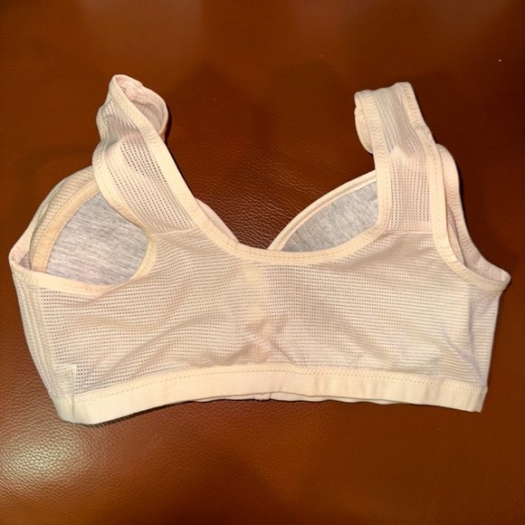 Wireless Bra with front closure - Size 36 DD - Picture 2 of 3